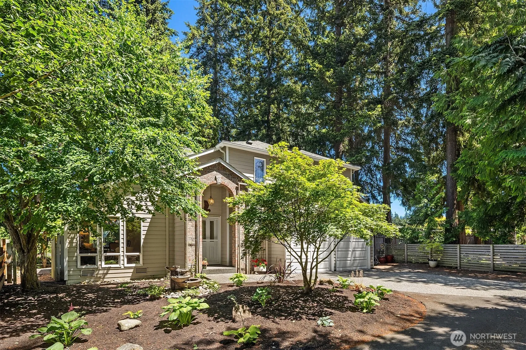 Property photo for 647 Edmonds Way, Edmonds photo 3