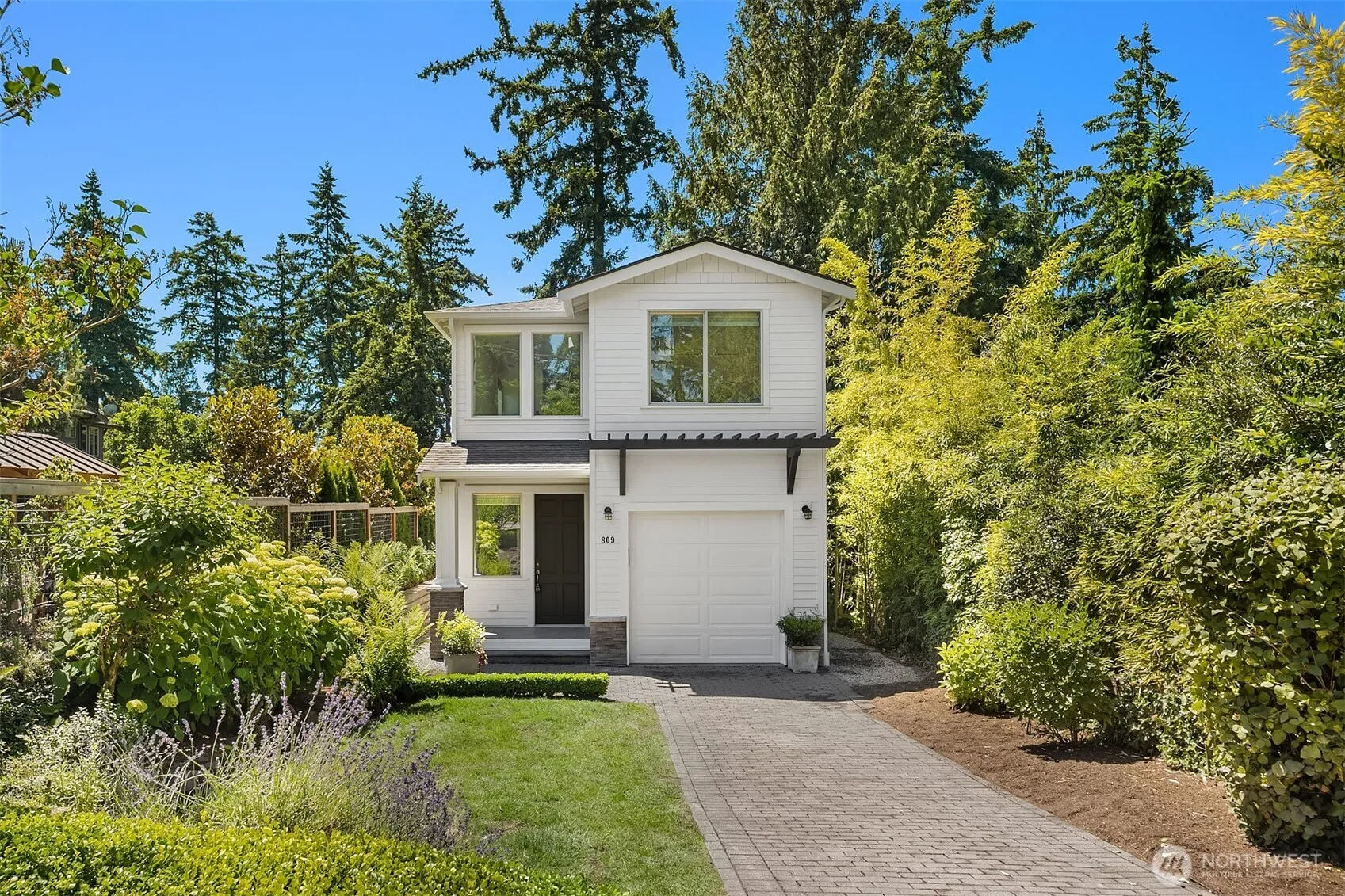Property photo for 809 16th Avenue W, Kirkland