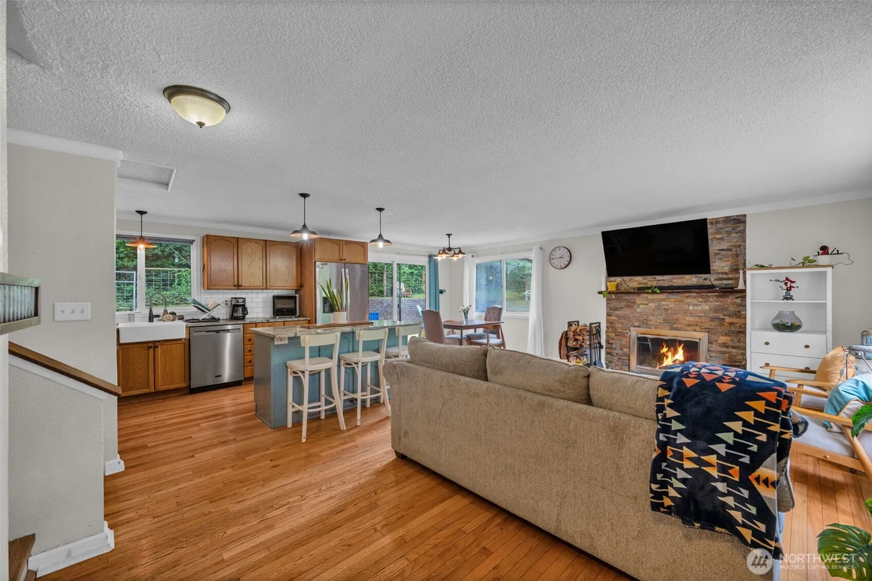 Property photo for 7622 234th Street Sw, Edmonds photo 2