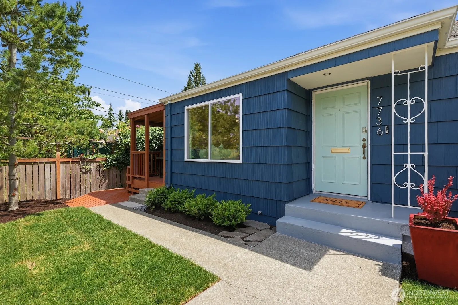 Property photo for 7736 38th Avenue Sw, Seattle photo 3