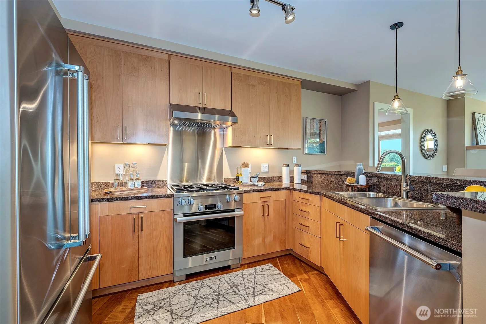 Property photo for 61 Pine Street #105, Edmonds photo 5