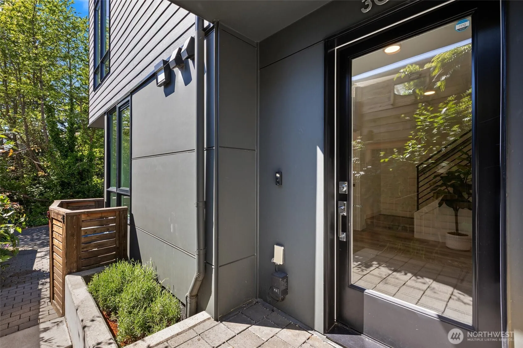 Property photo for 3011 30th Avenue W #a, Seattle photo 2