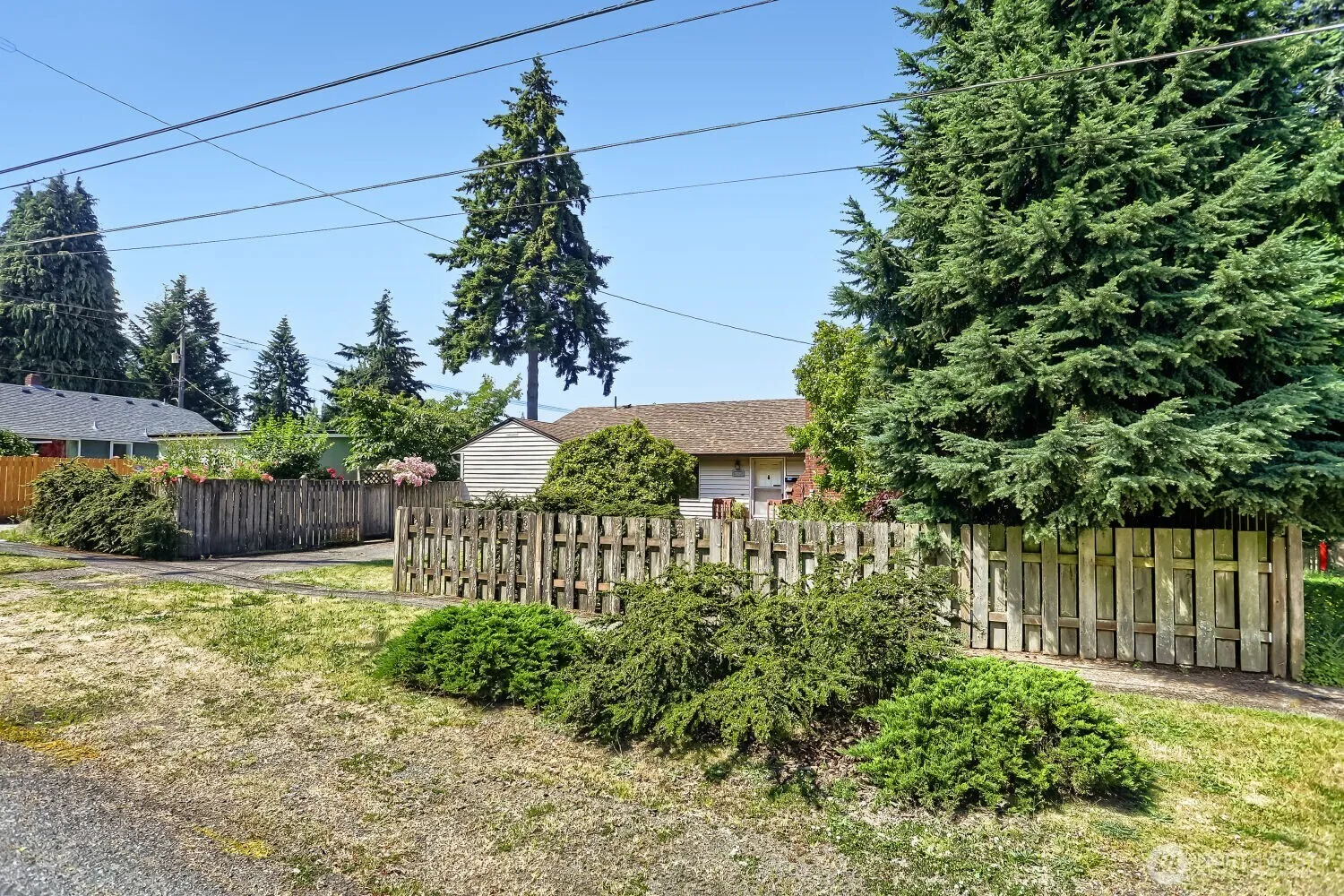 Property photo for 16719 3rd Avenue Ne, Shoreline photo 3