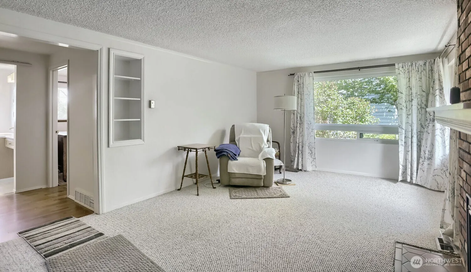 Property photo for 16719 3rd Avenue Ne, Shoreline photo 5