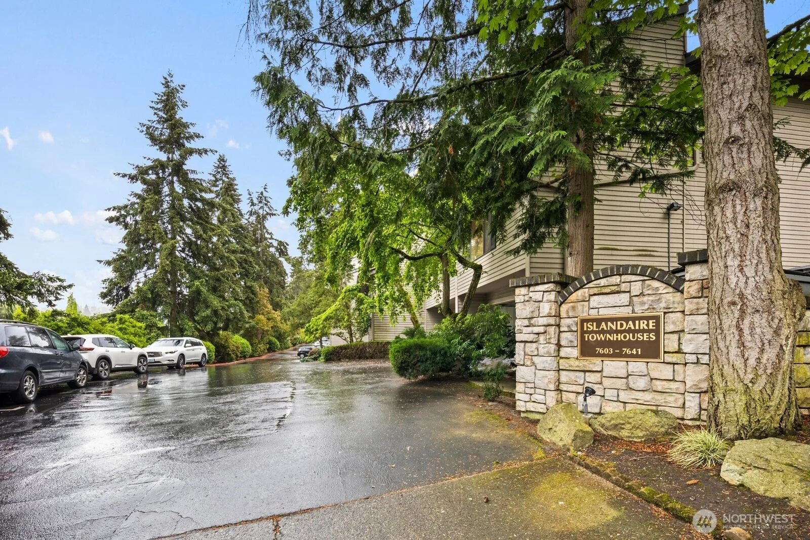 Property photo for 7639 Se 29th Street, Mercer Island photo 3