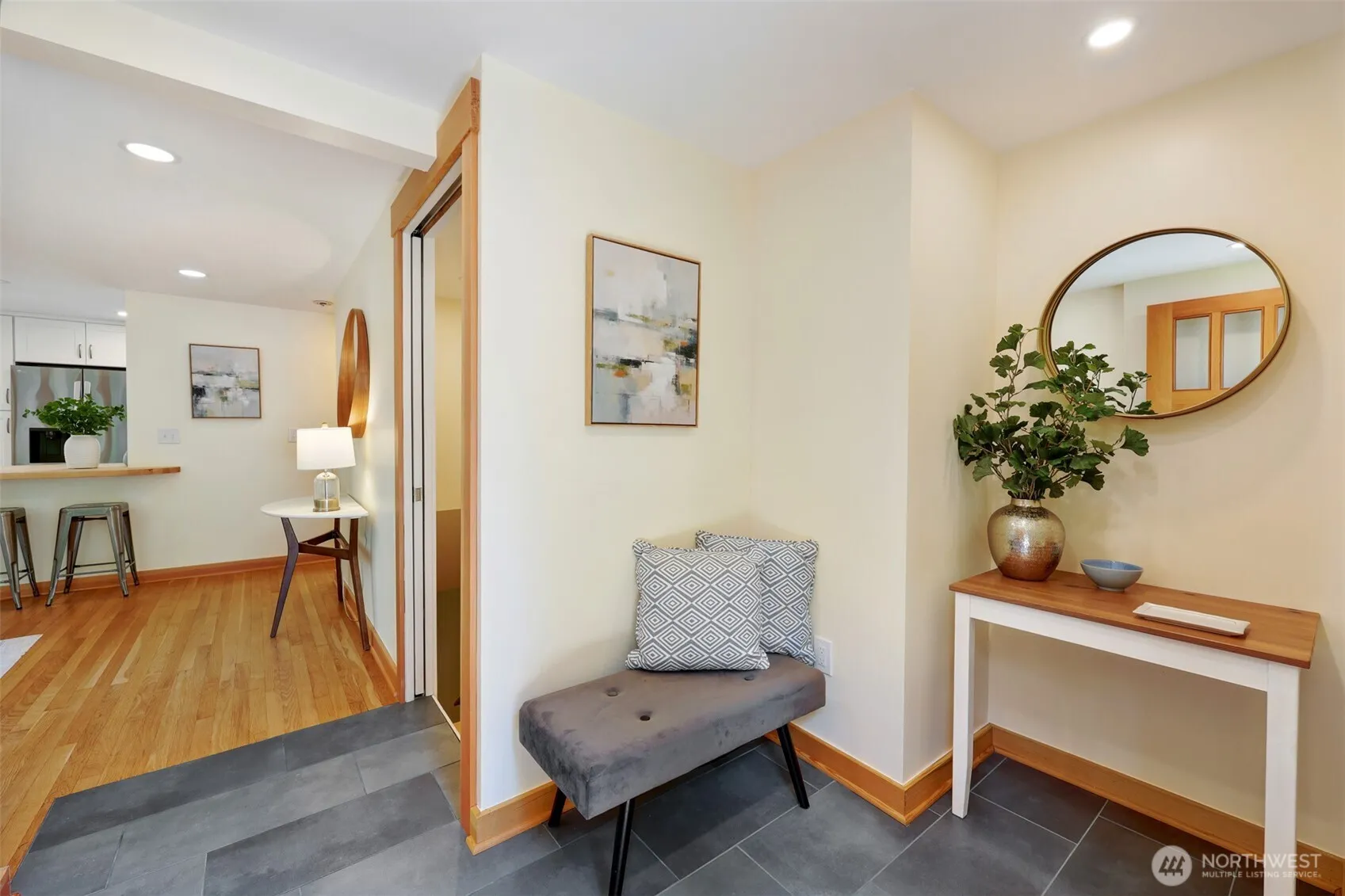 Property photo for 11527 39th Avenue Ne, Seattle photo 2