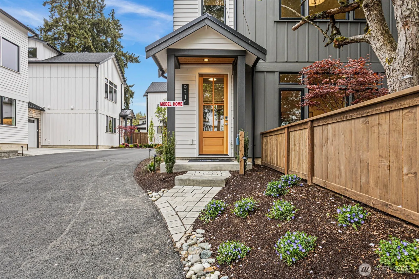 Property photo for 9315 132nd Avenue Ne, Kirkland photo 2