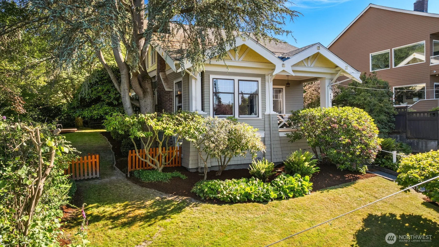 Property photo for 4055 Sw Holgate Street, Seattle