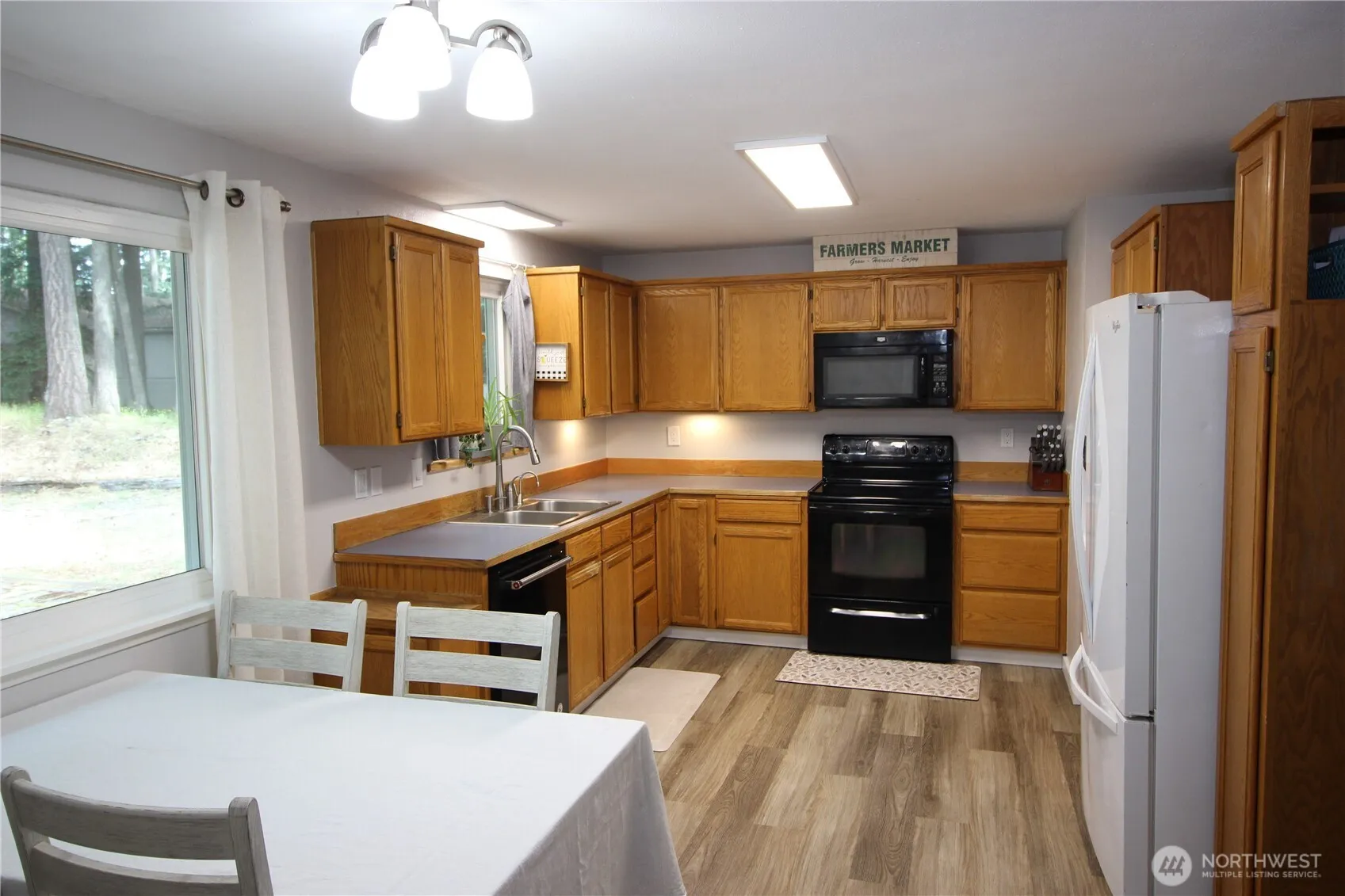 Property photo for 27719 217th Avenue Se, Maple Valley photo 3