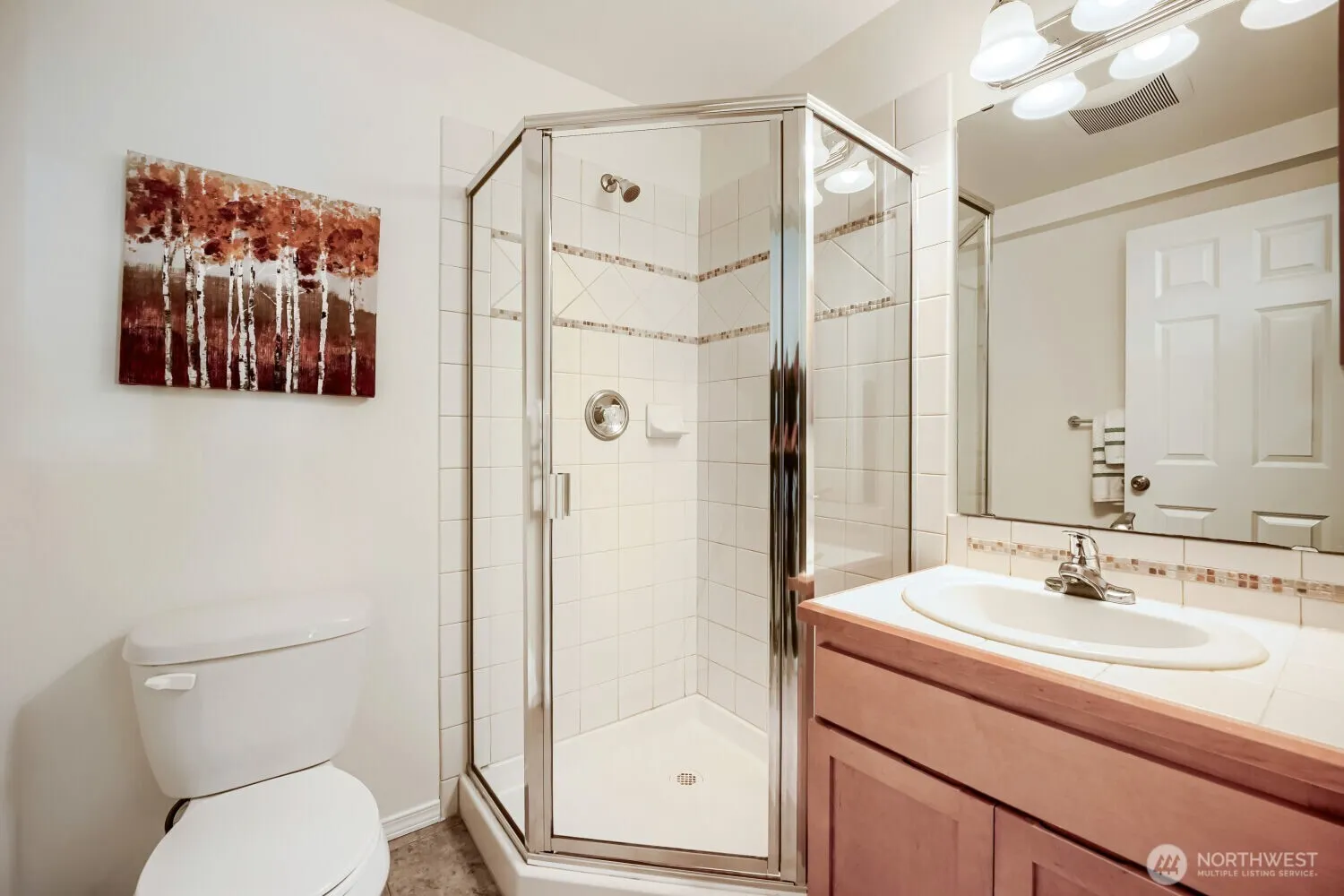 Property photo for 11212 Greenwood Avenue N #b, Seattle photo 5