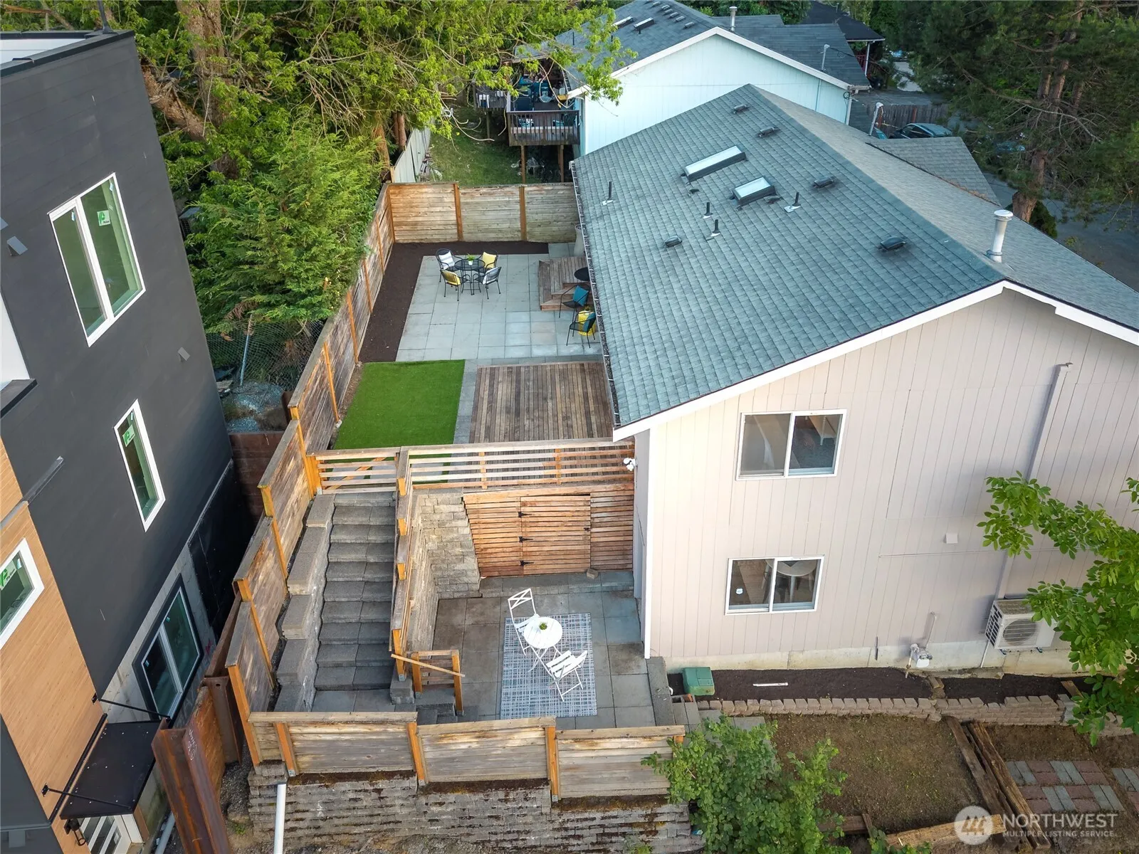 Property photo for 5050 35th Avenue S, Seattle photo 4