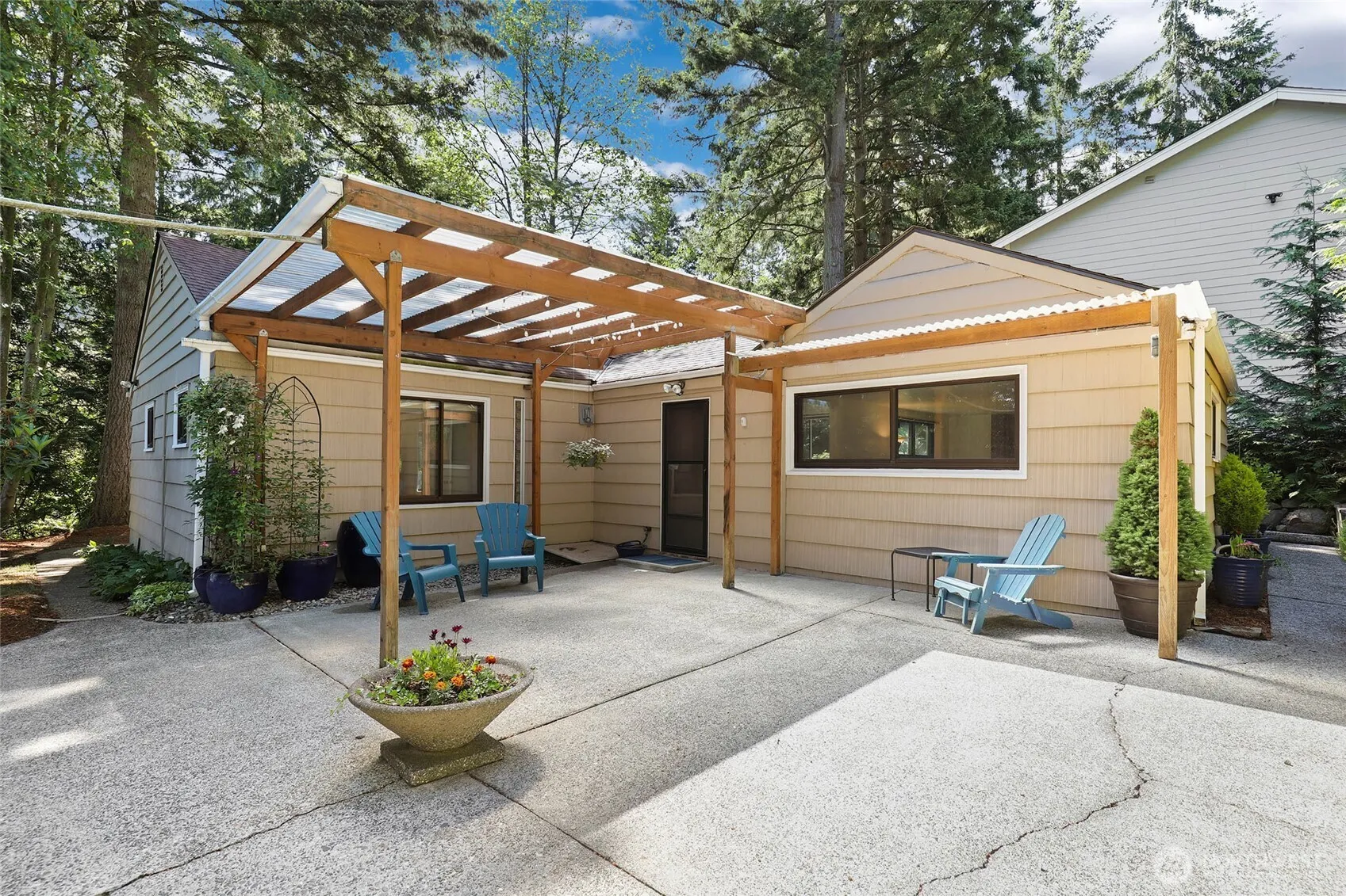 Property photo for 13619 Des Moines Memorial Drive S, Burien photo 2