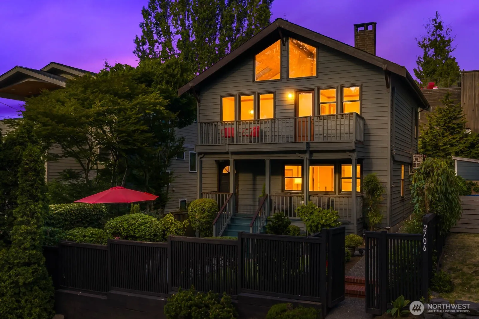 Property photo for 2706 1st Avenue W, Seattle