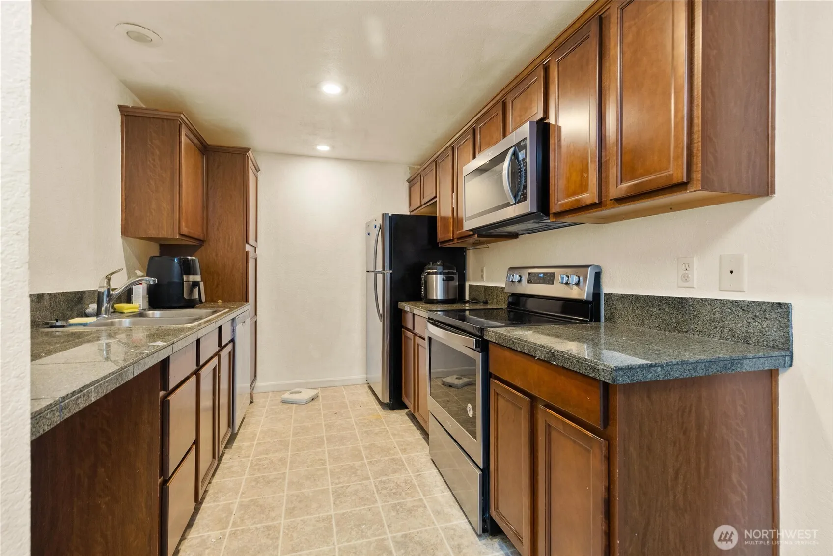 Property photo for 9917 Holly Drive #b310, Everett photo 4