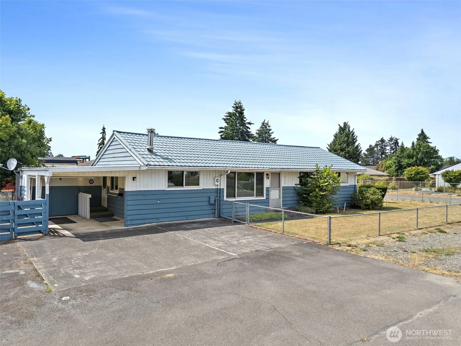 Property photo for 12152 Alaska Street S, Tacoma photo 2