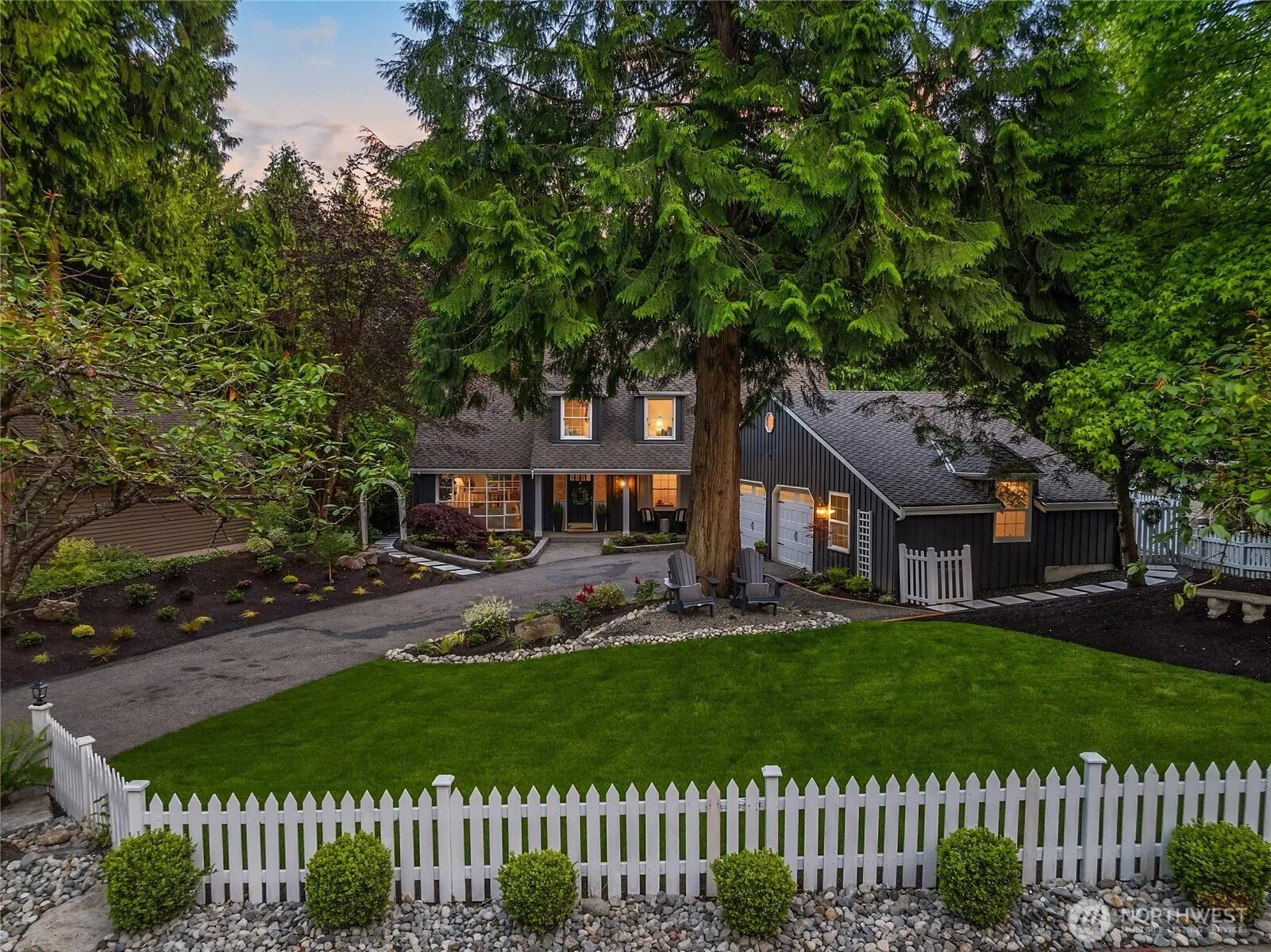Property photo for 20603 Ne 37th Way, Sammamish photo 2