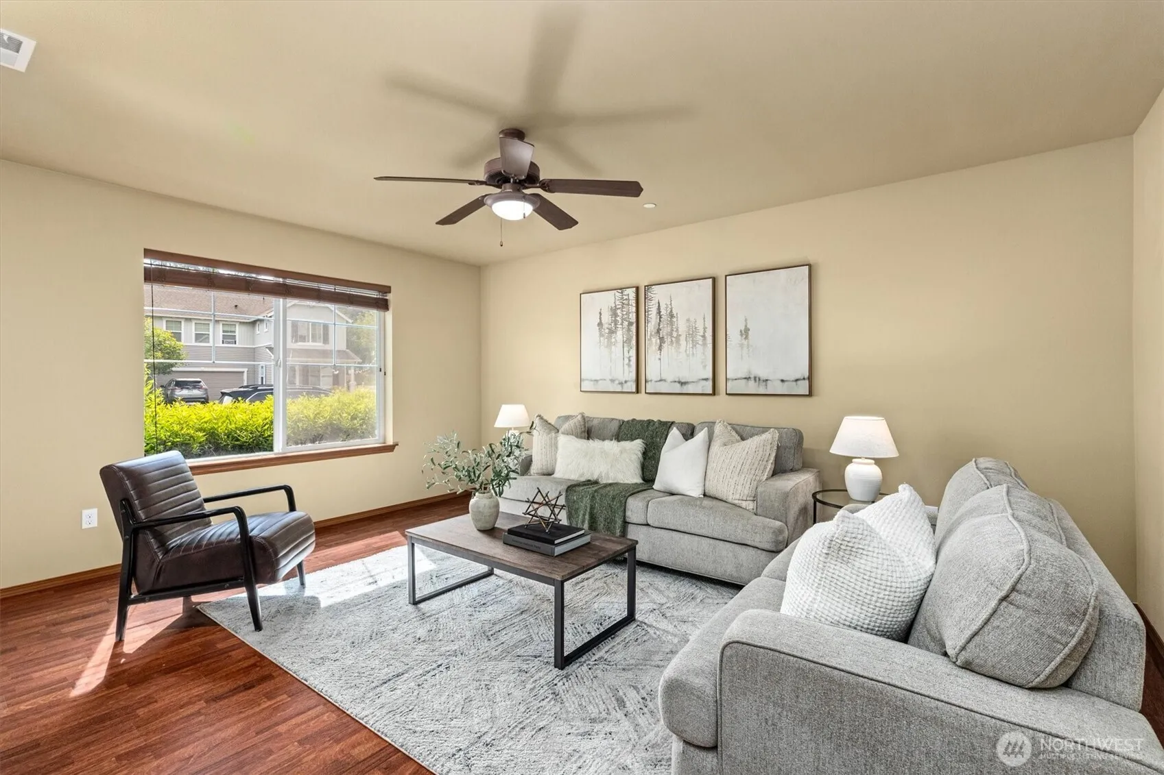 Property photo for 1190 Swan Loop, Dupont photo 4