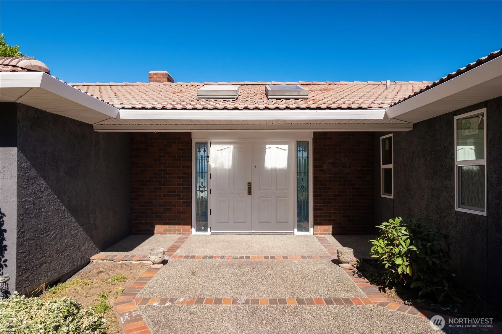 Property photo for 20916 Military Road S, Sea Tac photo 2