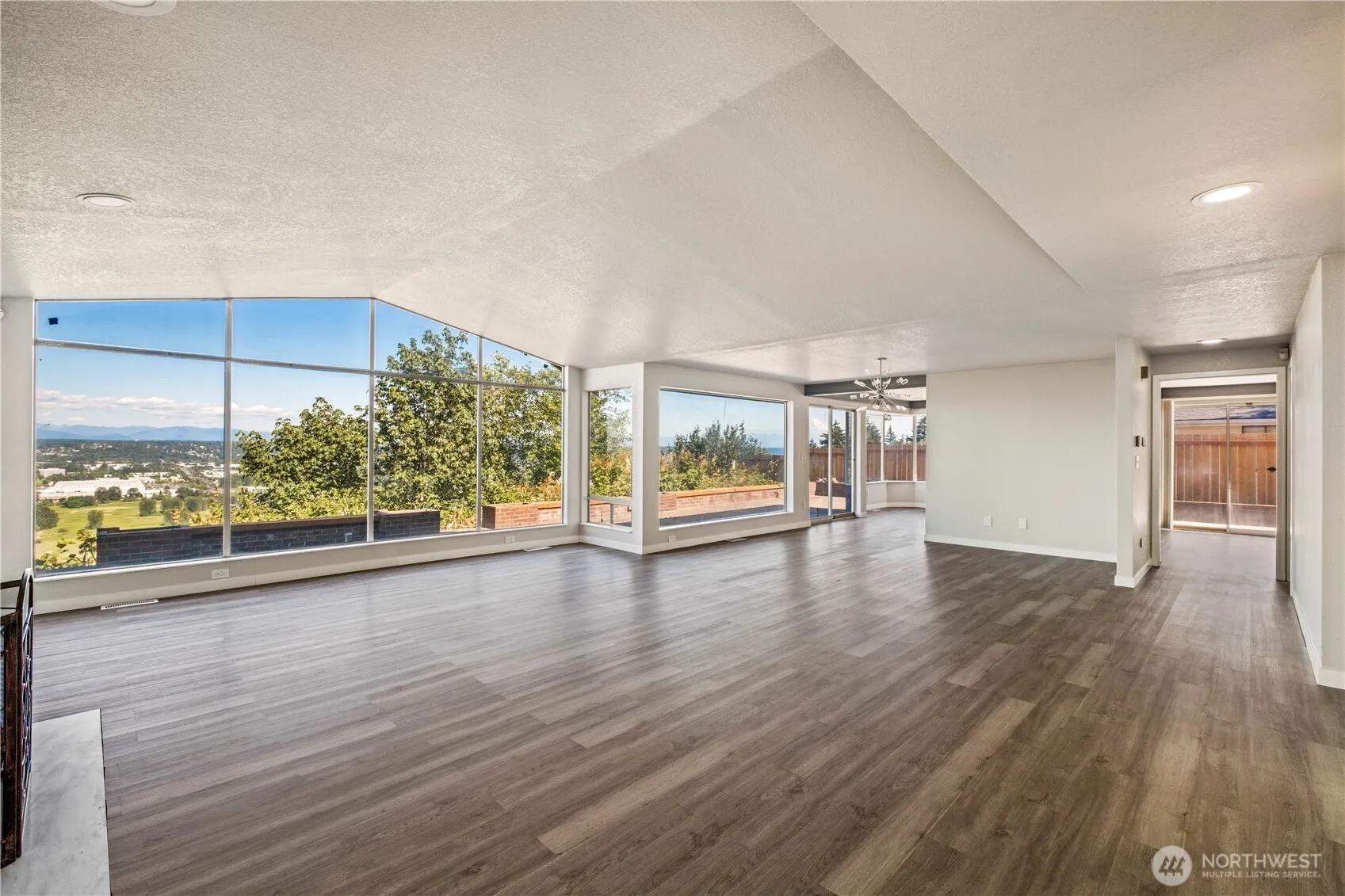 Property photo for 20916 Military Road S, Sea Tac photo 4