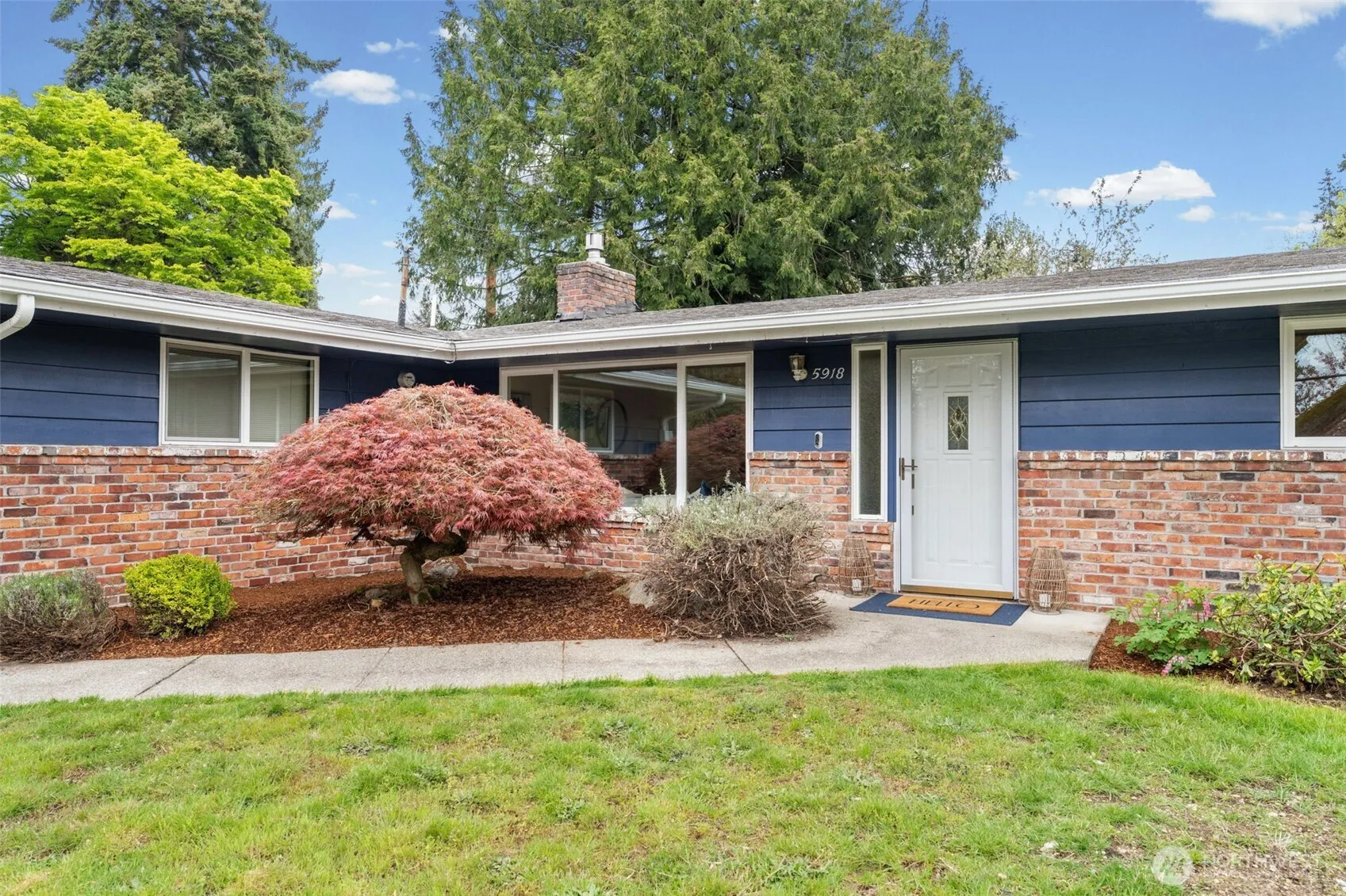 Property photo for 5918 128th Avenue Se, Bellevue photo 2