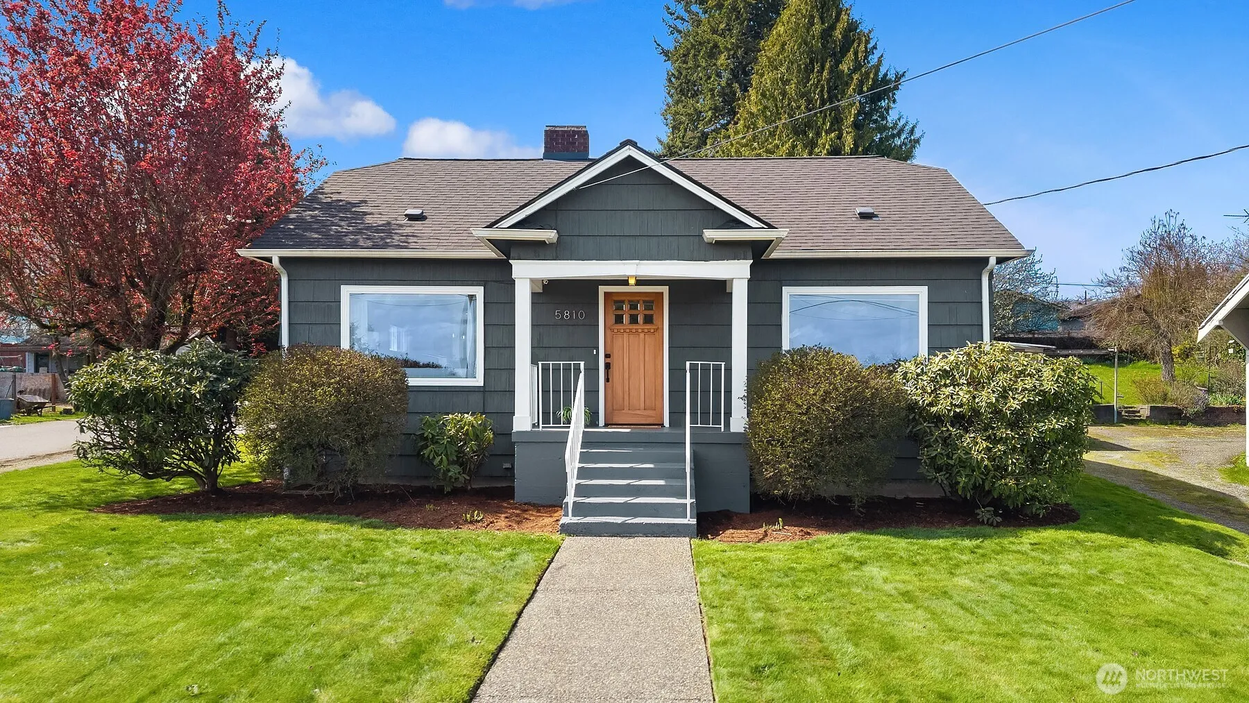 Property photo for 5810 Commercial Avenue, Everett