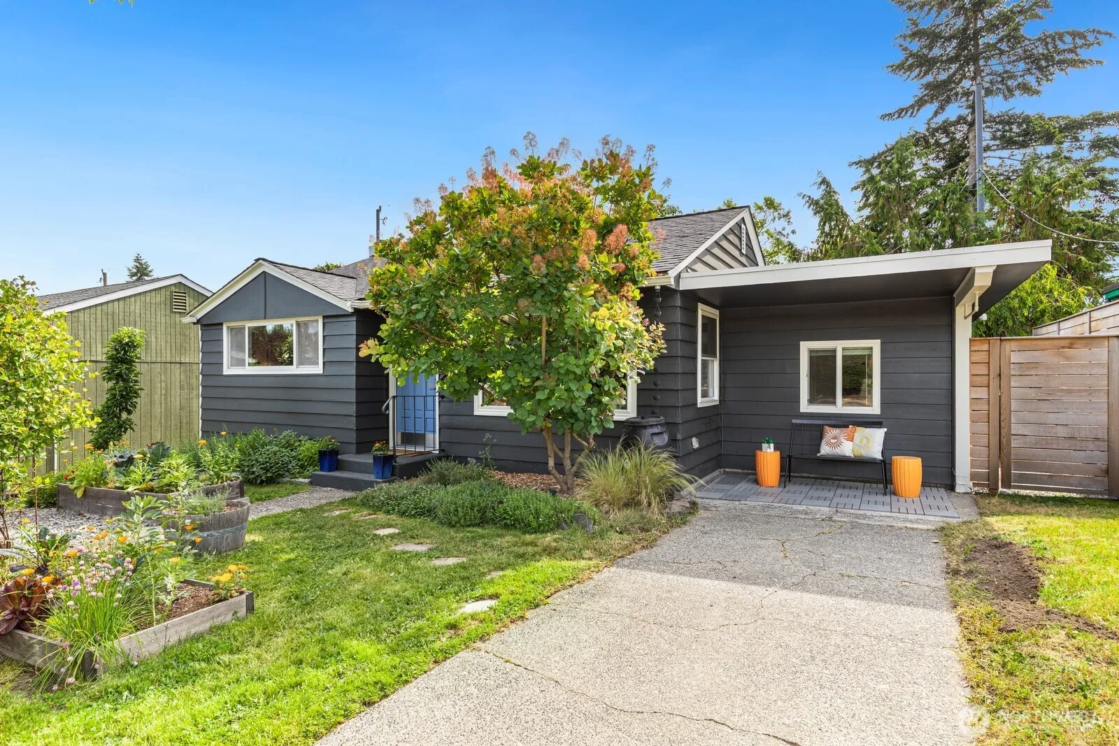 Property photo for 9348 32nd Avenue Sw, Seattle photo 2