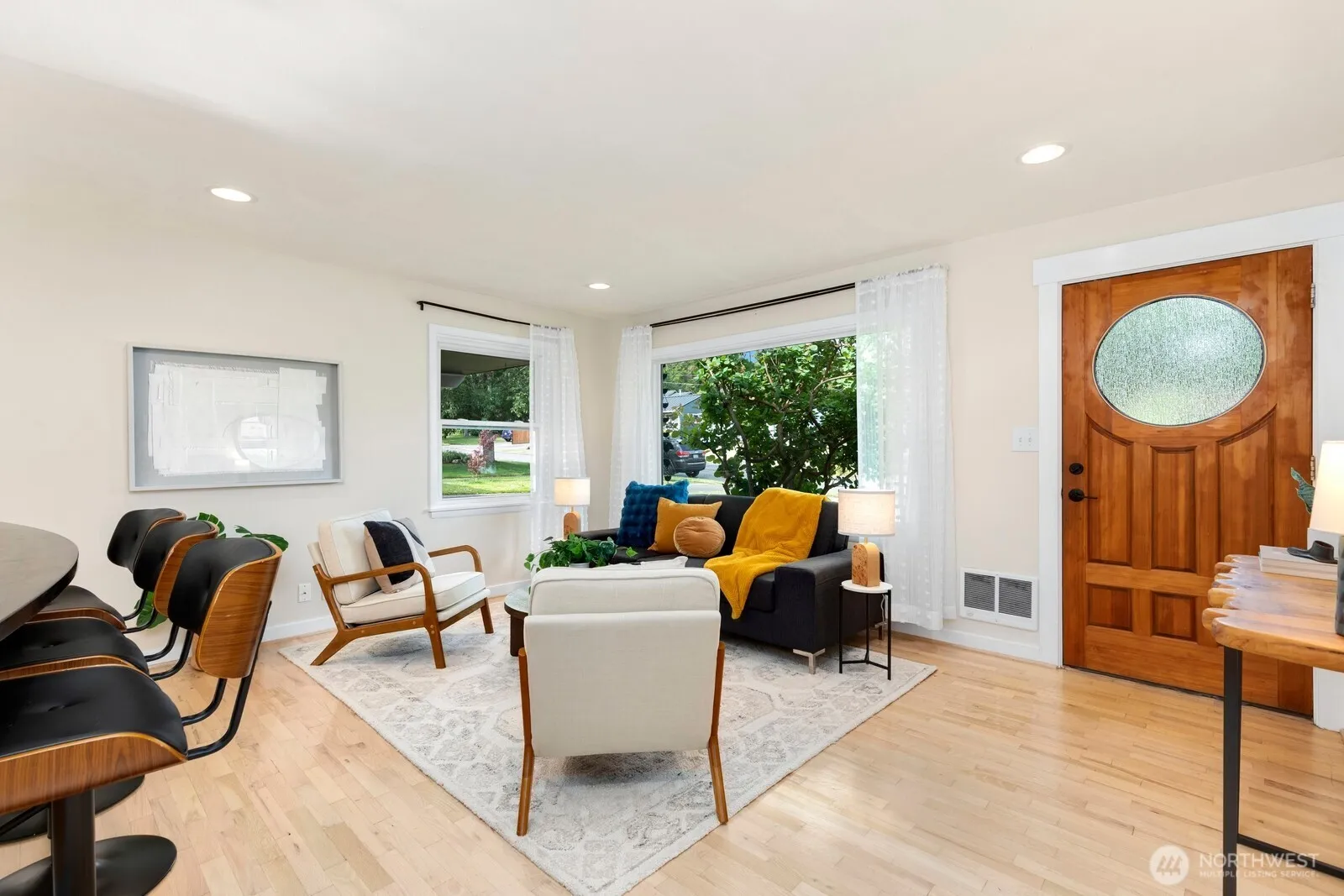 Property photo for 9348 32nd Avenue Sw, Seattle photo 4