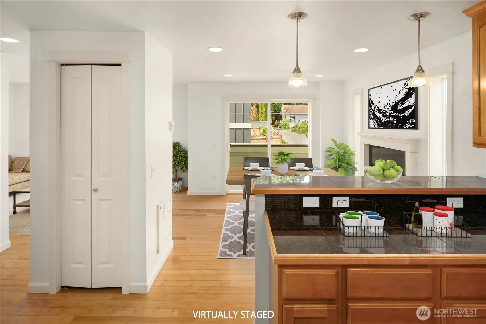 Property photo for 1406 N Northgate Way #b, Seattle photo 3