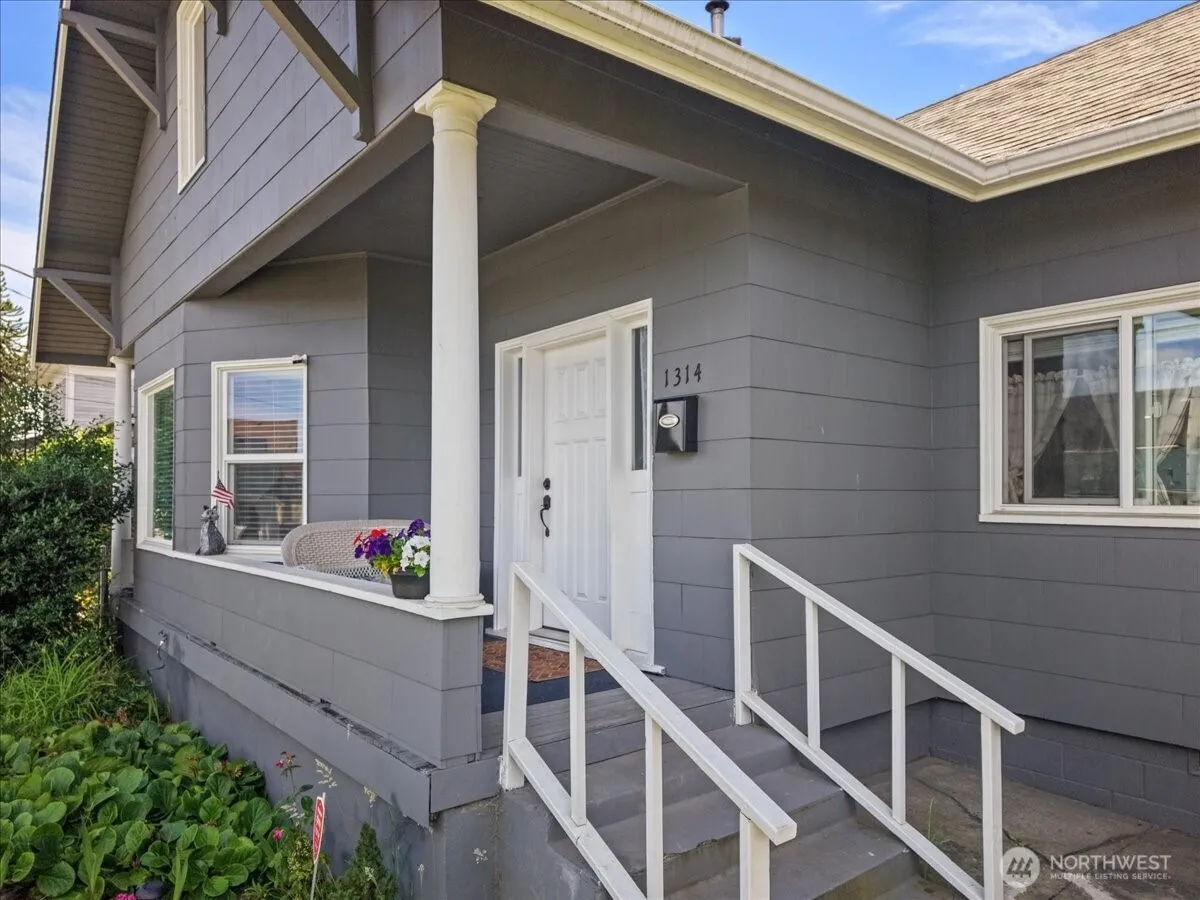 Property photo for 1314 S Cushman Avenue, Tacoma photo 4