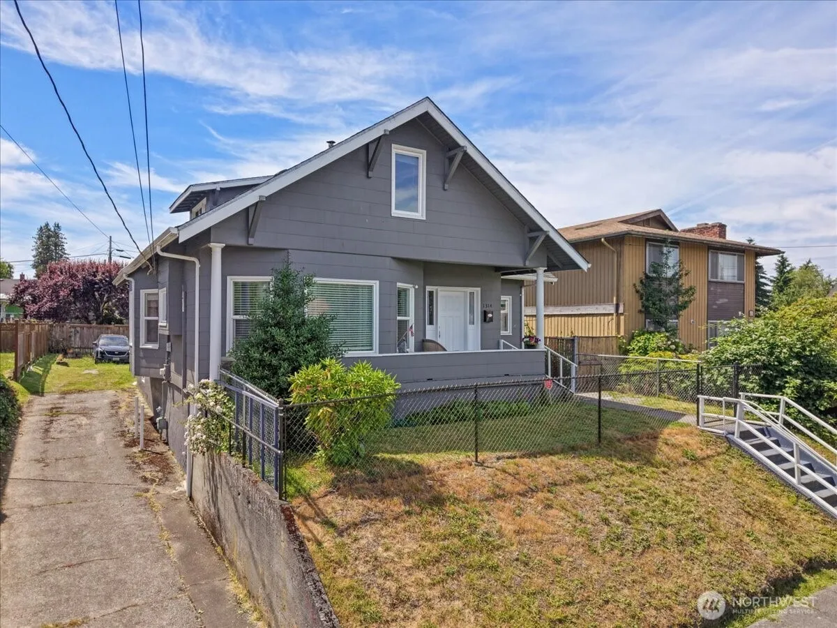 Property photo for 1314 S Cushman Avenue, Tacoma photo 3