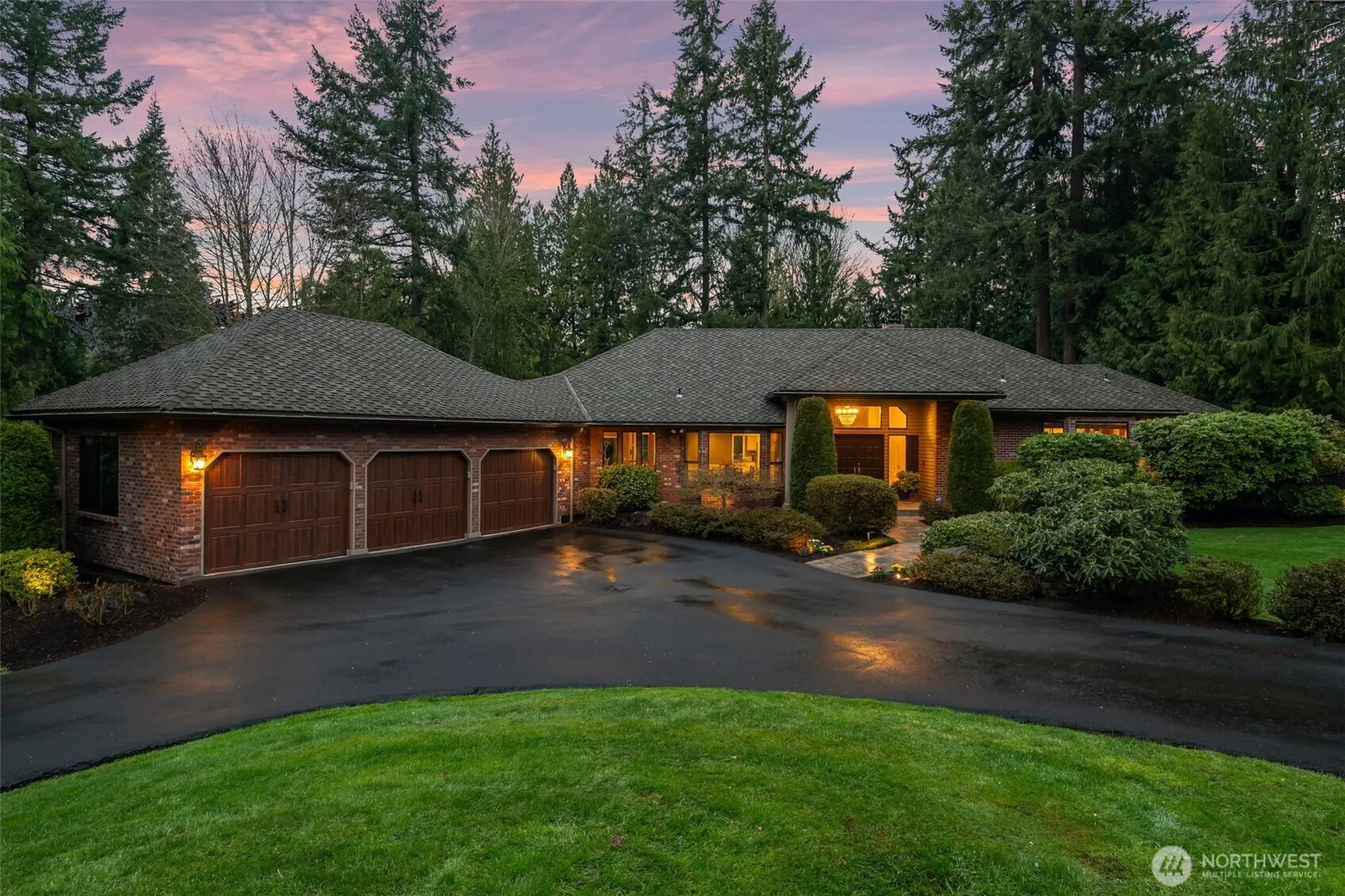 Property photo for 16414 Ne 135th Street, Redmond photo 2