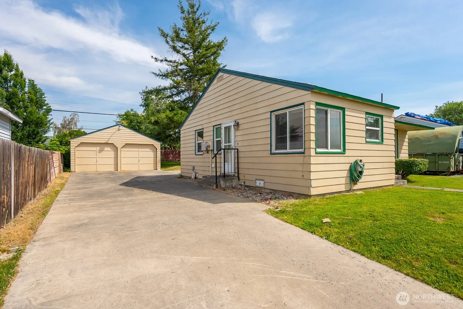Property photo for 907 S Hawthorne Drive, Moses Lake photo 4