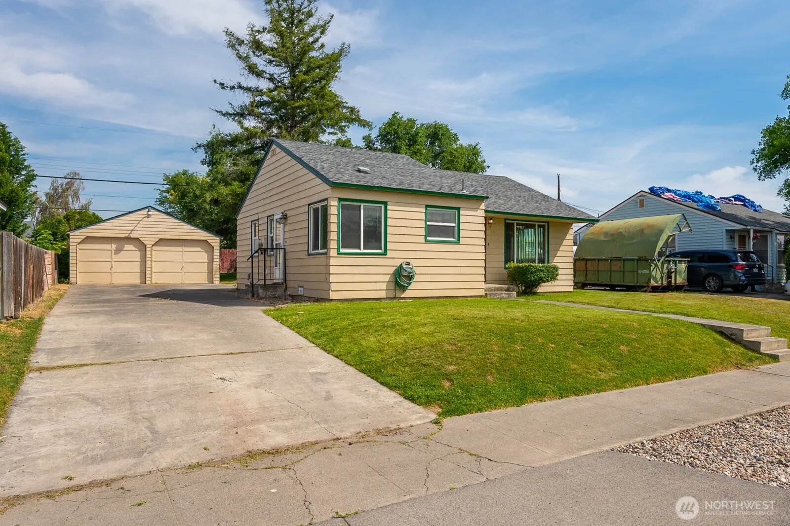 Property photo for 907 S Hawthorne Drive, Moses Lake