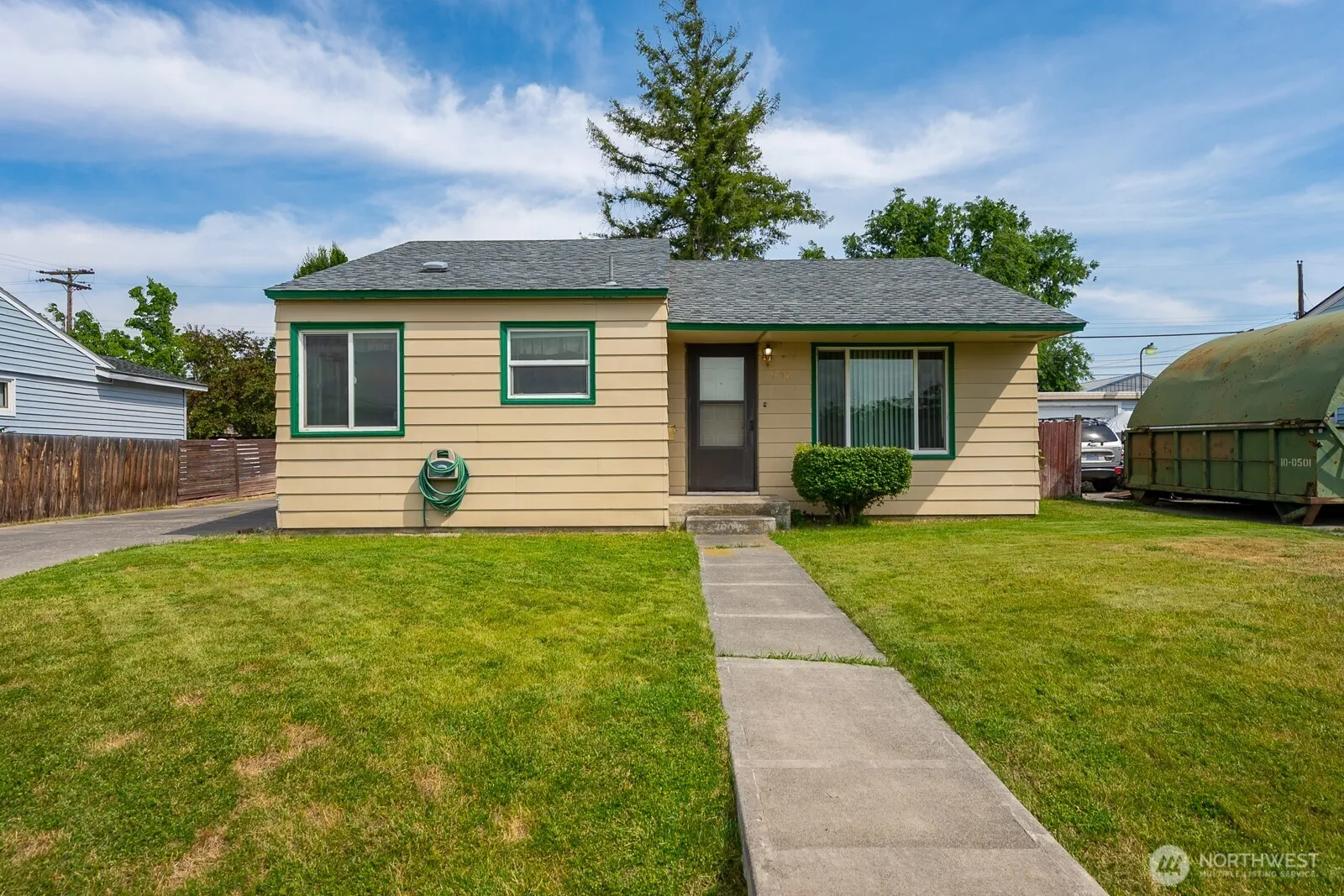 Property photo for 907 S Hawthorne Drive, Moses Lake photo 3