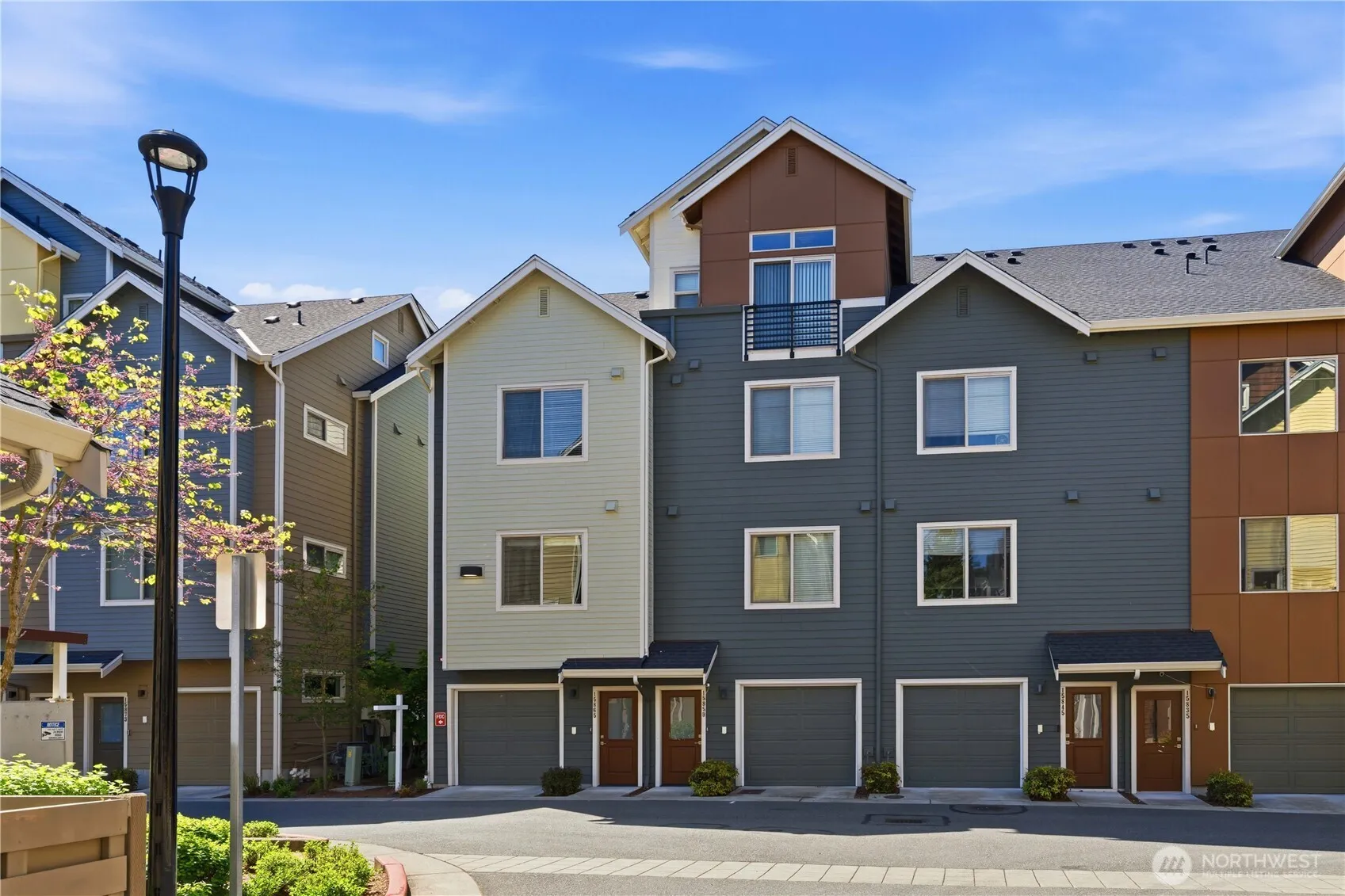 Property photo for 15865 Ne 14th Road, Bellevue