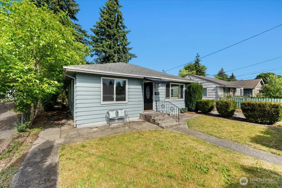 Property photo for 8618 Tacoma Avenue S, Tacoma photo 4
