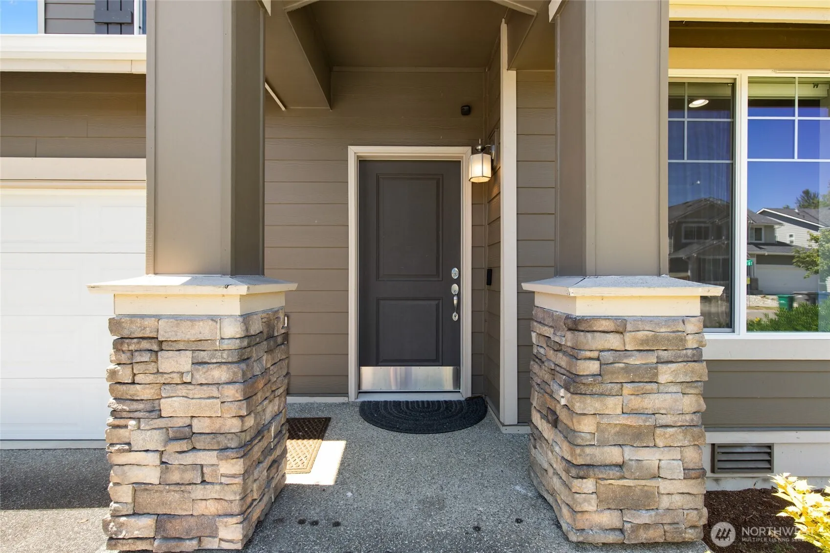 Property photo for 16314 5th Avenue Se, Bothell photo 3