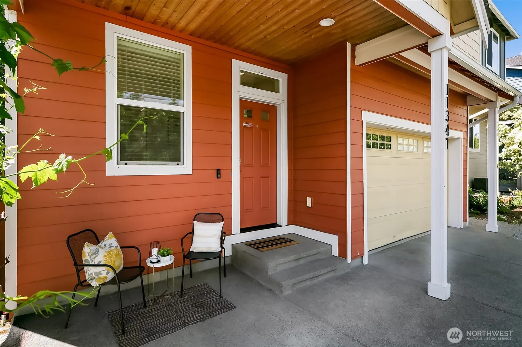 Property photo for 11341 5th Avenue Sw, Seattle photo 2