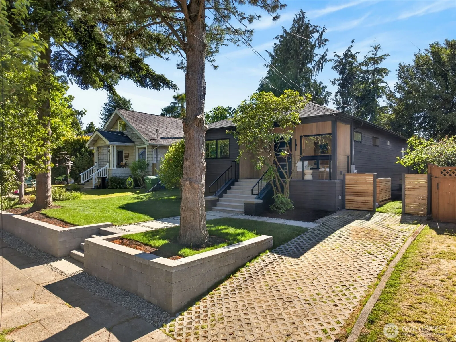 Property photo for 3247 40th Avenue Sw, Seattle photo 3