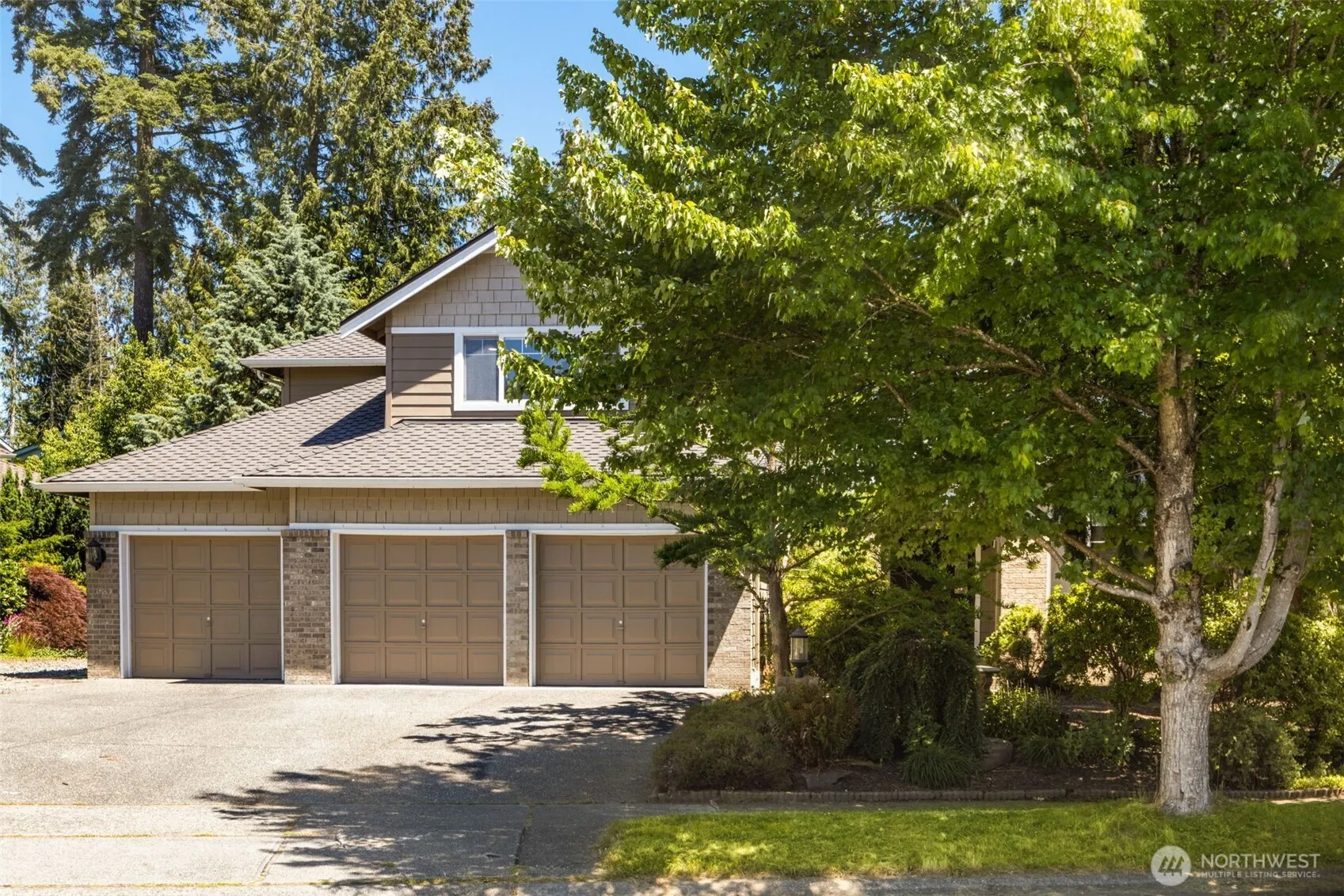 Property photo for 19303 Meridian Place W, Bothell photo 2