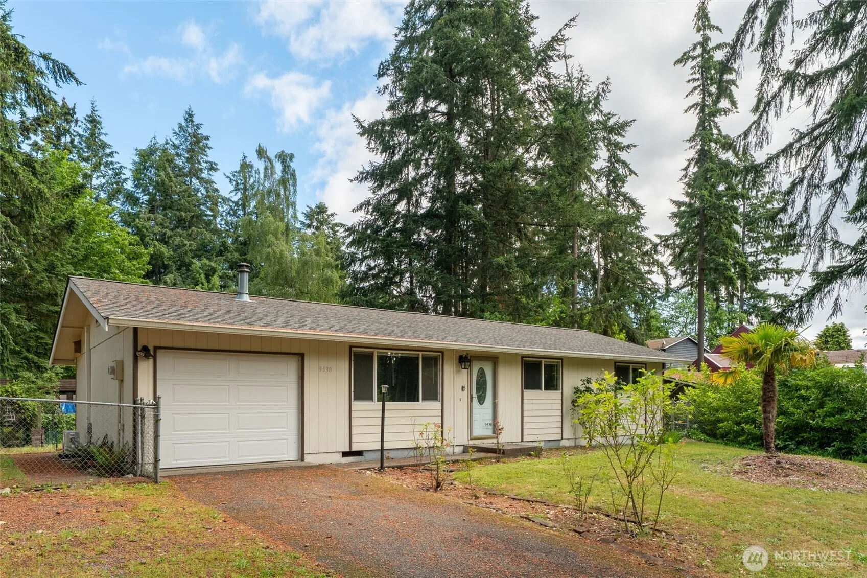 Property photo for 9538 Helen Avenue Ne, Olympia photo 3