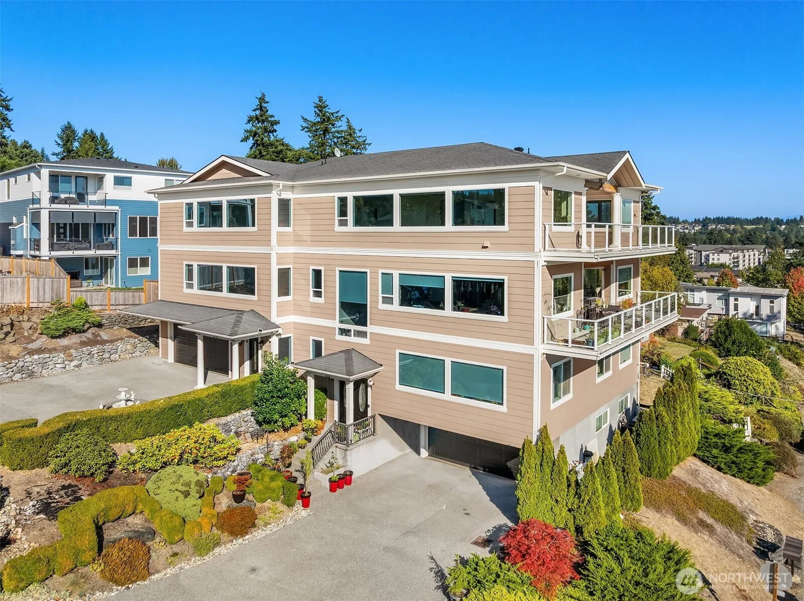 Property photo for 6404 Ne 181st Street #a, Kenmore photo 4