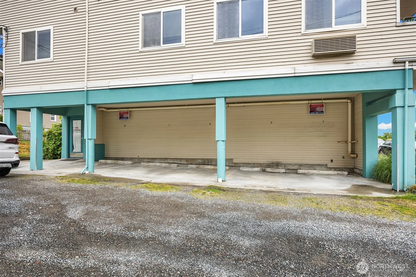 Property photo for 816 N 38th Street, Seattle photo 5
