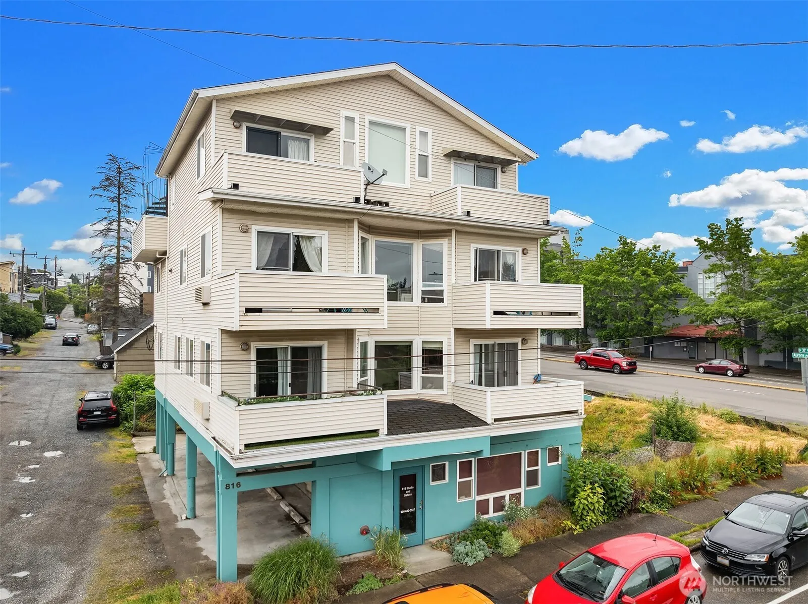 Property photo for 816 N 38th Street, Seattle photo 3