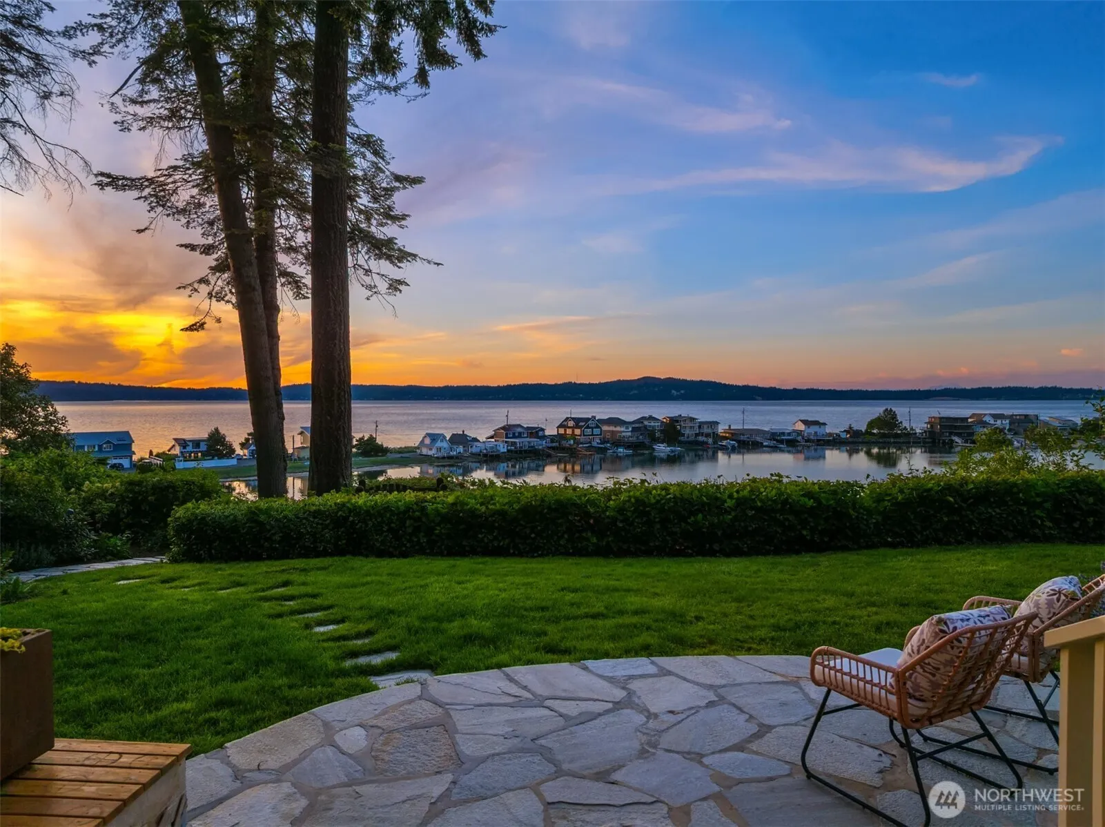 Property photo for 10058 Ne Lafayette Avenue, Bainbridge Island