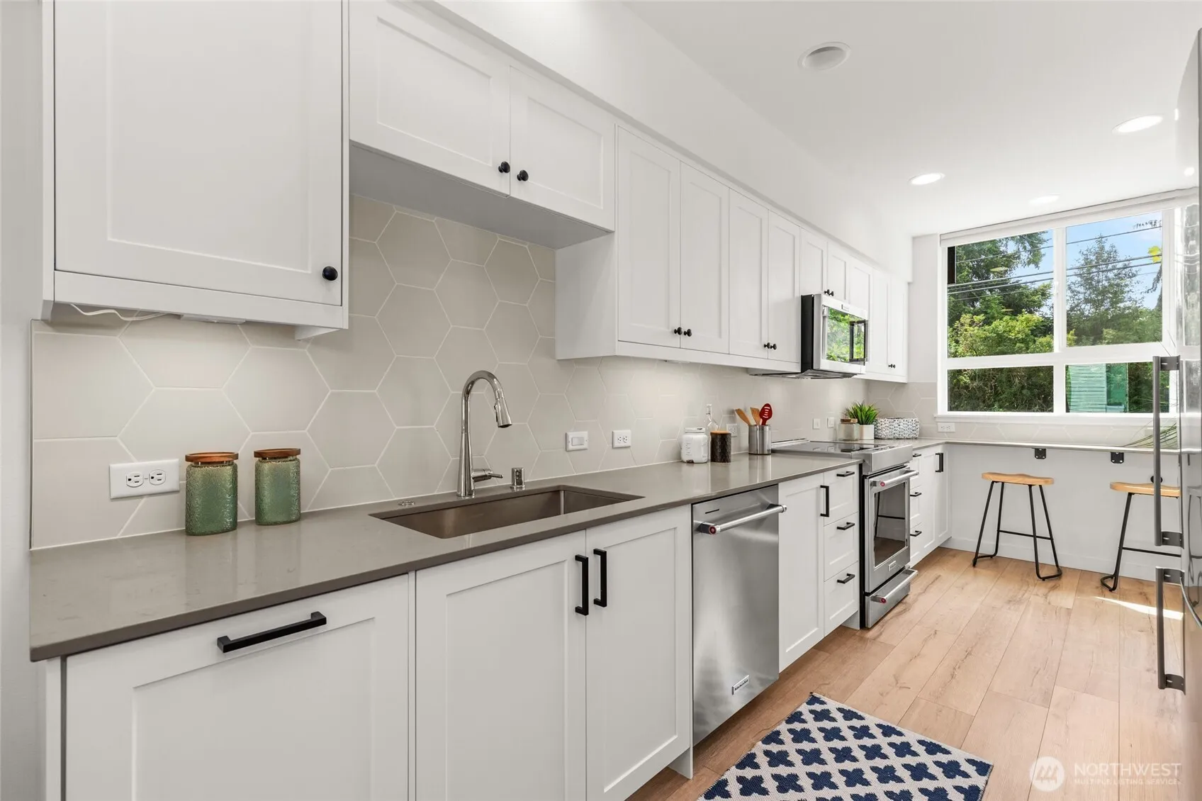Property photo for 2106 Ne 85th Street #e, Seattle