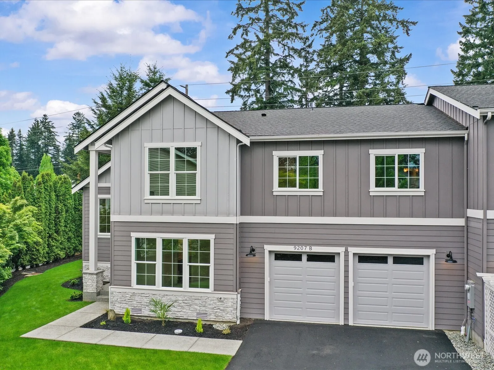 Property photo for 9207 Ne 175th Street #b, Bothell photo 2