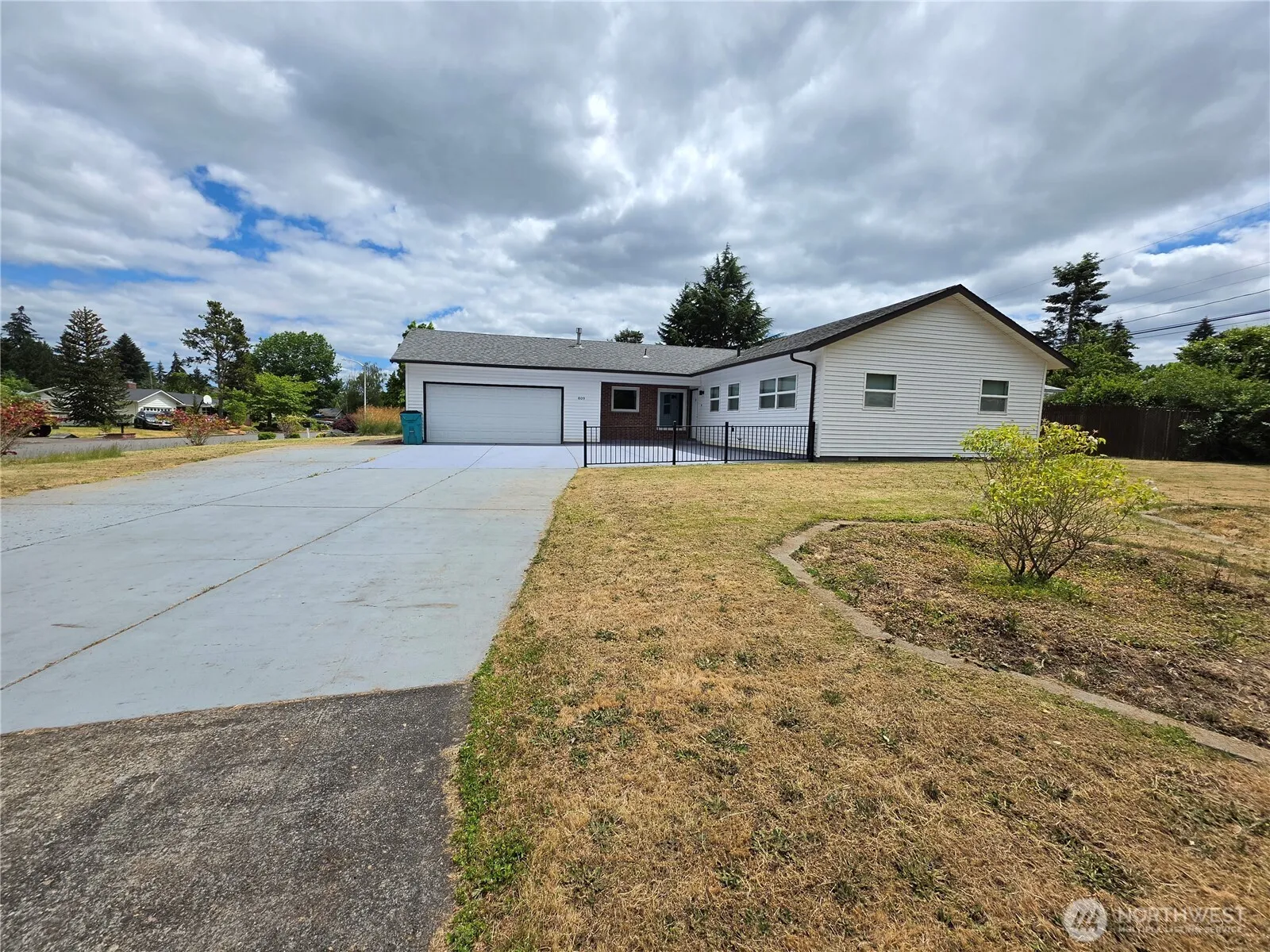 Property photo for 809 Flint Avenue, Vancouver