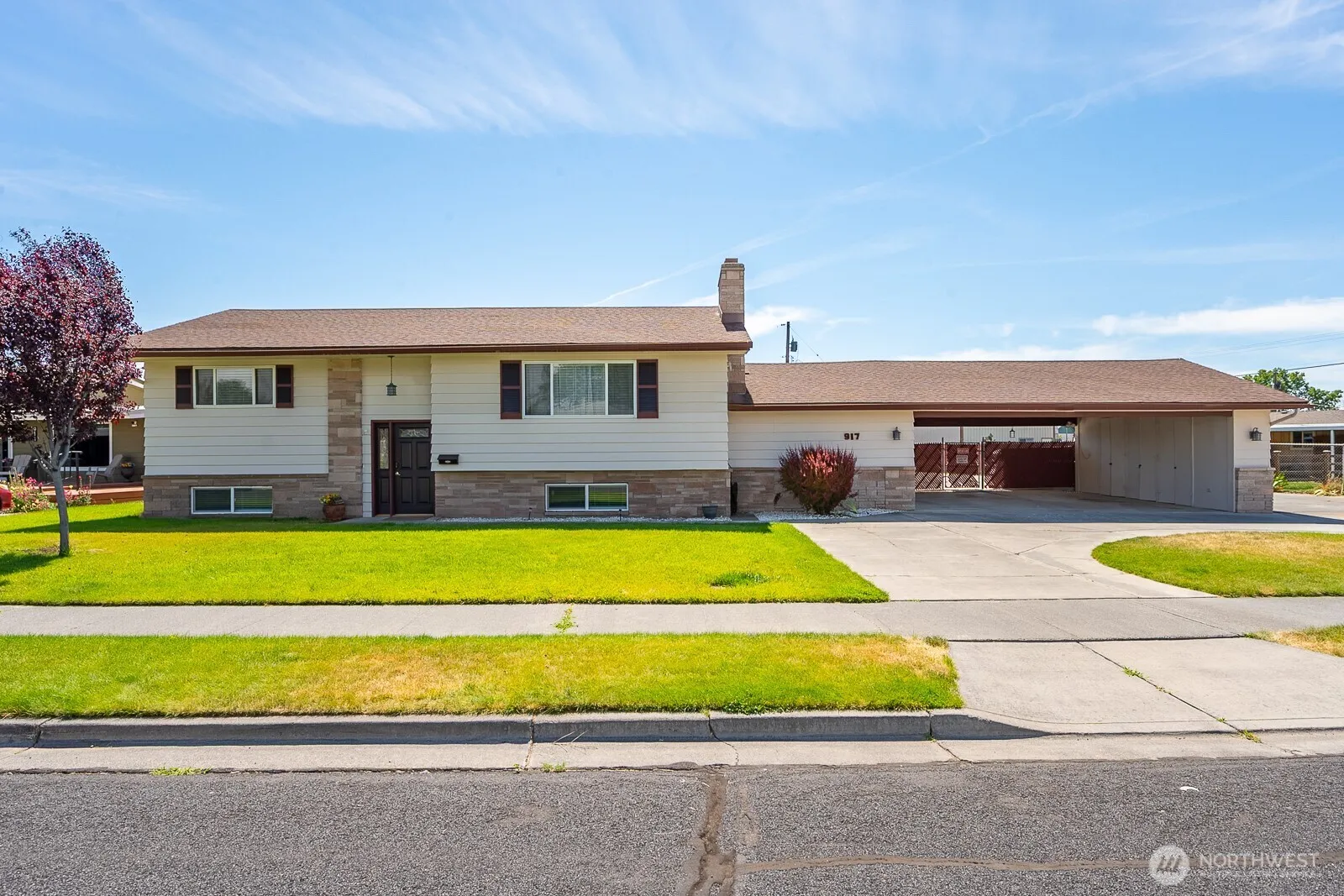Property photo for 917 S Dahlia Drive, Moses Lake
