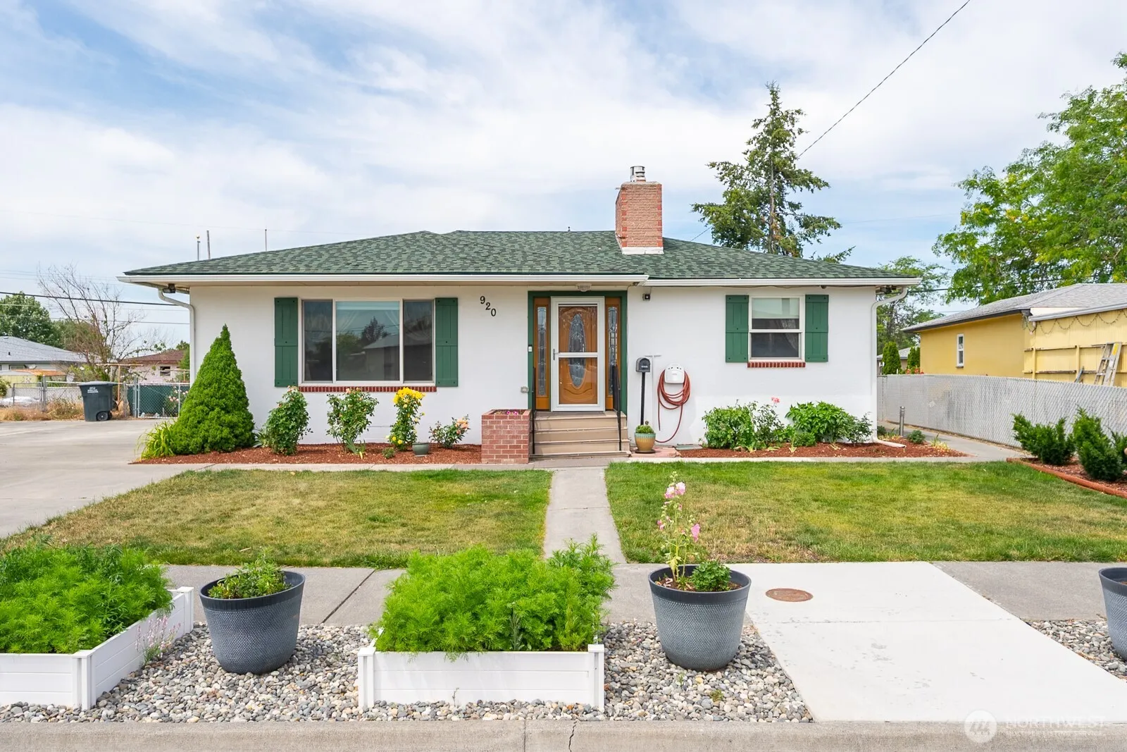 Property photo for 920 S Dahlia Drive, Moses Lake photo 2